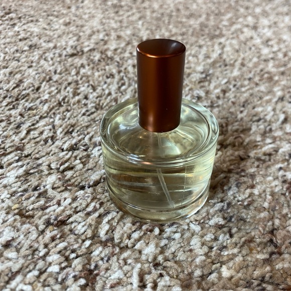 Mary Kay Warm Amber Perfume Discontinued - Picture 1 of 3
